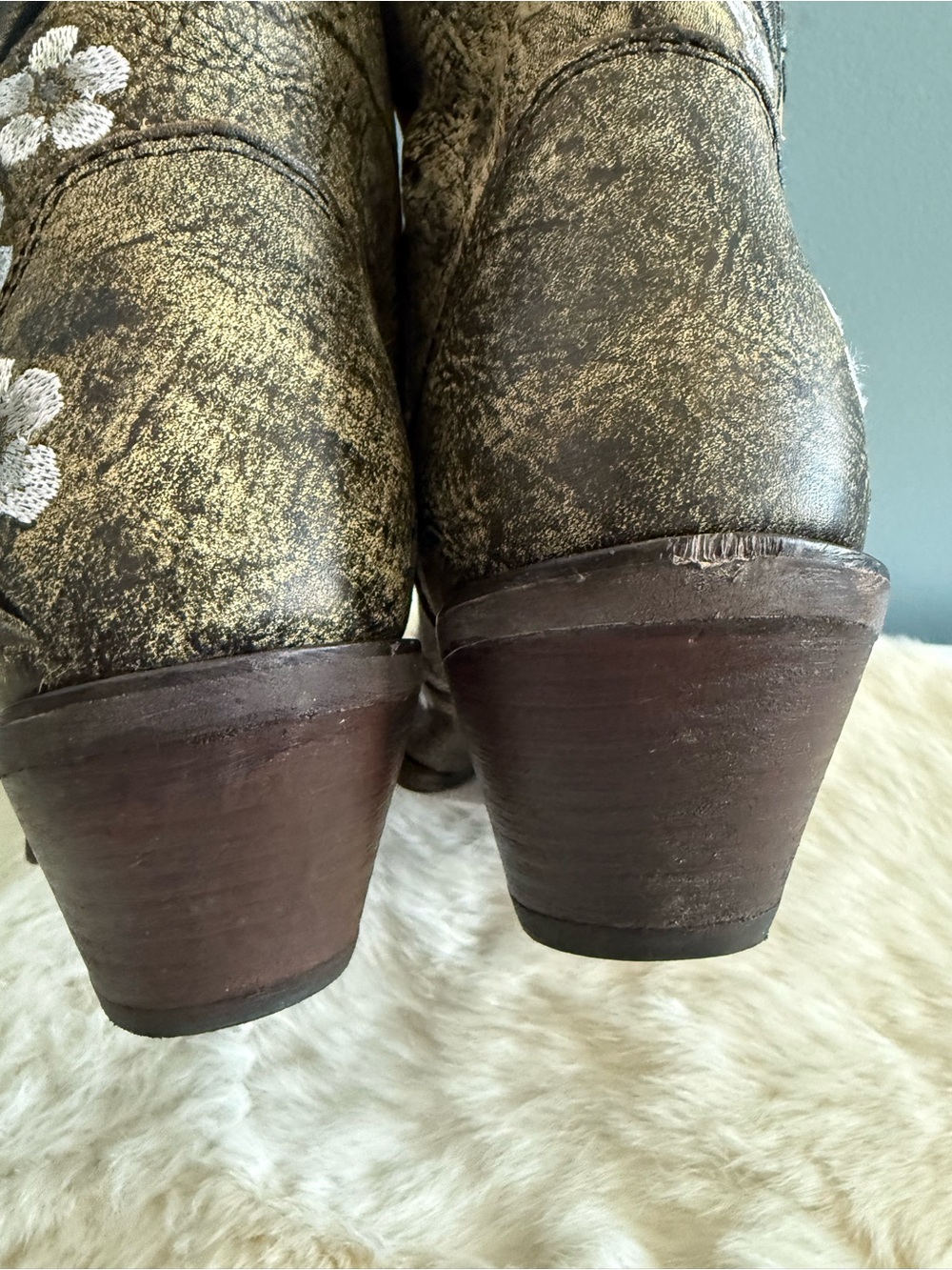 Durango Women’s Floral Concho Harness Western Boot - Picture 4 of 11